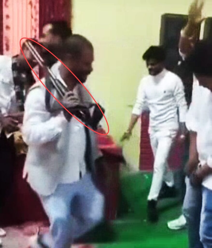 शादी में बंदूक और पिस्तौल लेकर डीजे पर डांस करना भीम आर्मी के युवा नेता को पड़ा महंगा,,,